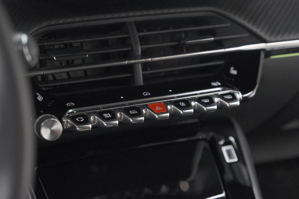 Peugeot 2008 puretech 130 eat8 gt | 360 camera | stoelmassage | adaptieve c