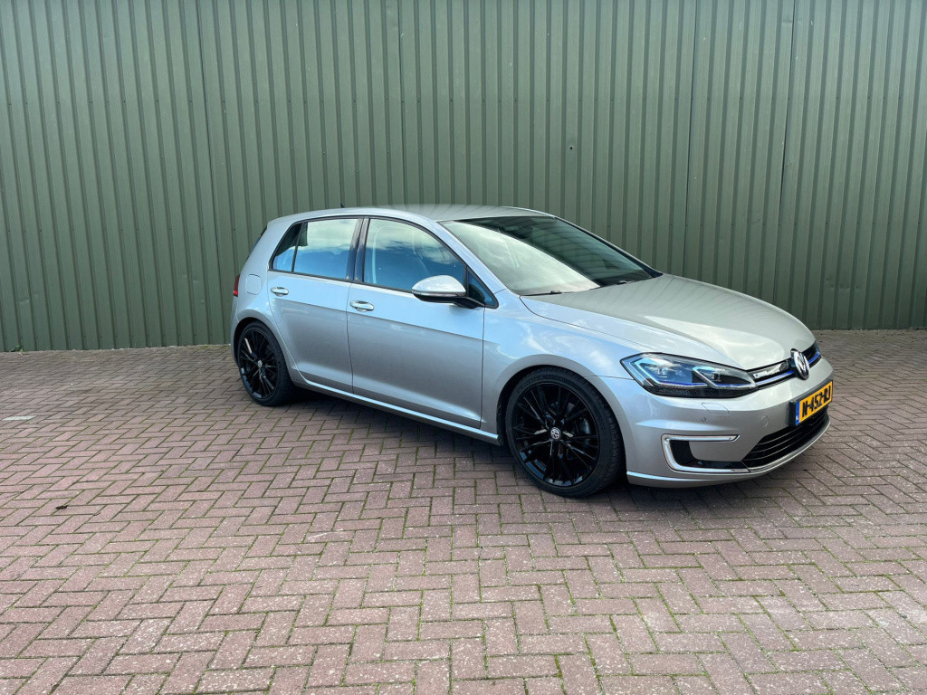 Volkswagen E-golf e-golf 136pk, virtual cockpit, apple carplay, navigatie