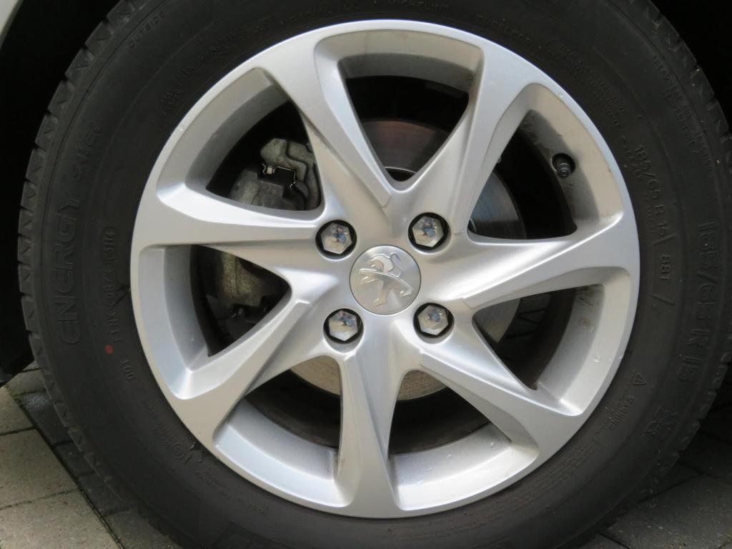 Peugeot 208 1.2 vti 82 style 5-drs airco/lmv/trekhaak