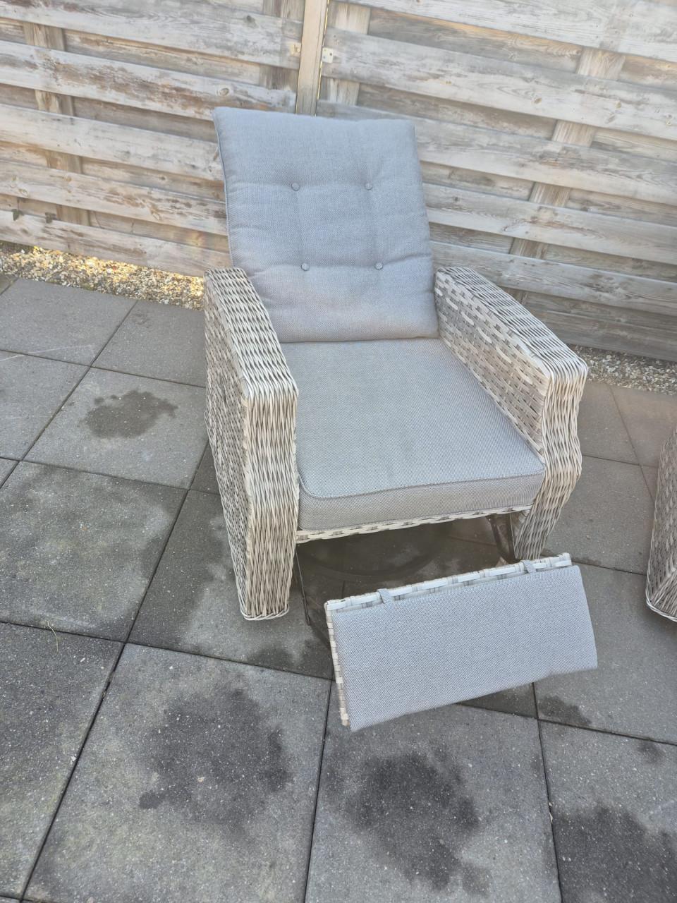 AVH kreta loungestoellen en tafel (Bezorging mogelijk)