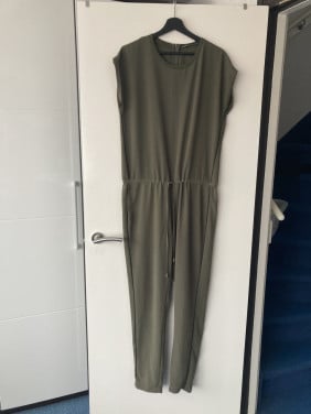 Jumpsuit groen maat M
