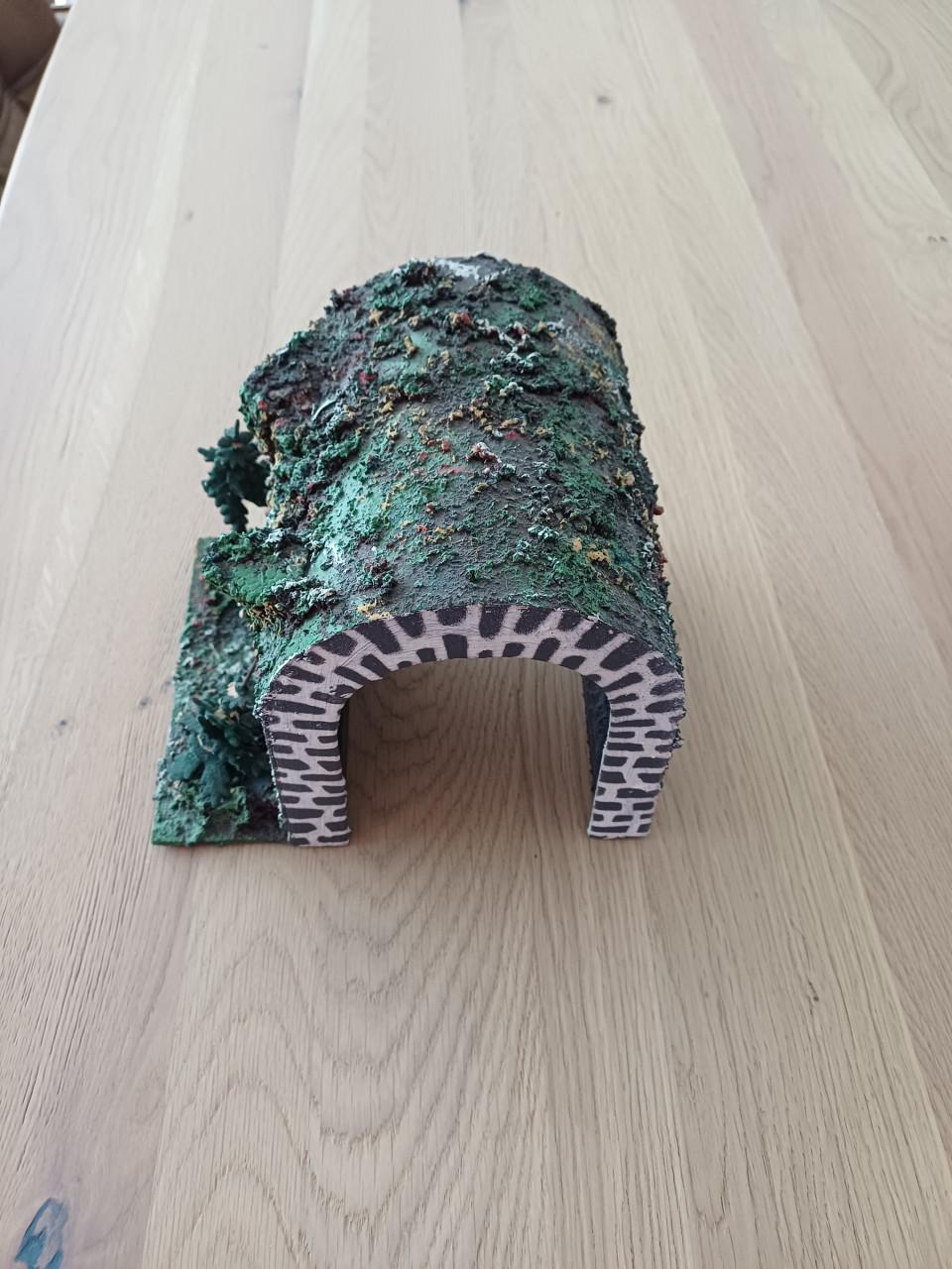 TE KOOP Tunneltje voor modelspoorbaan (trein)