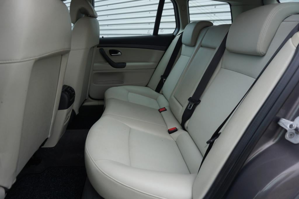 Saab 9-3 sport estate 1.8 vector airco / navi / cruise / stoelverw. / elekt