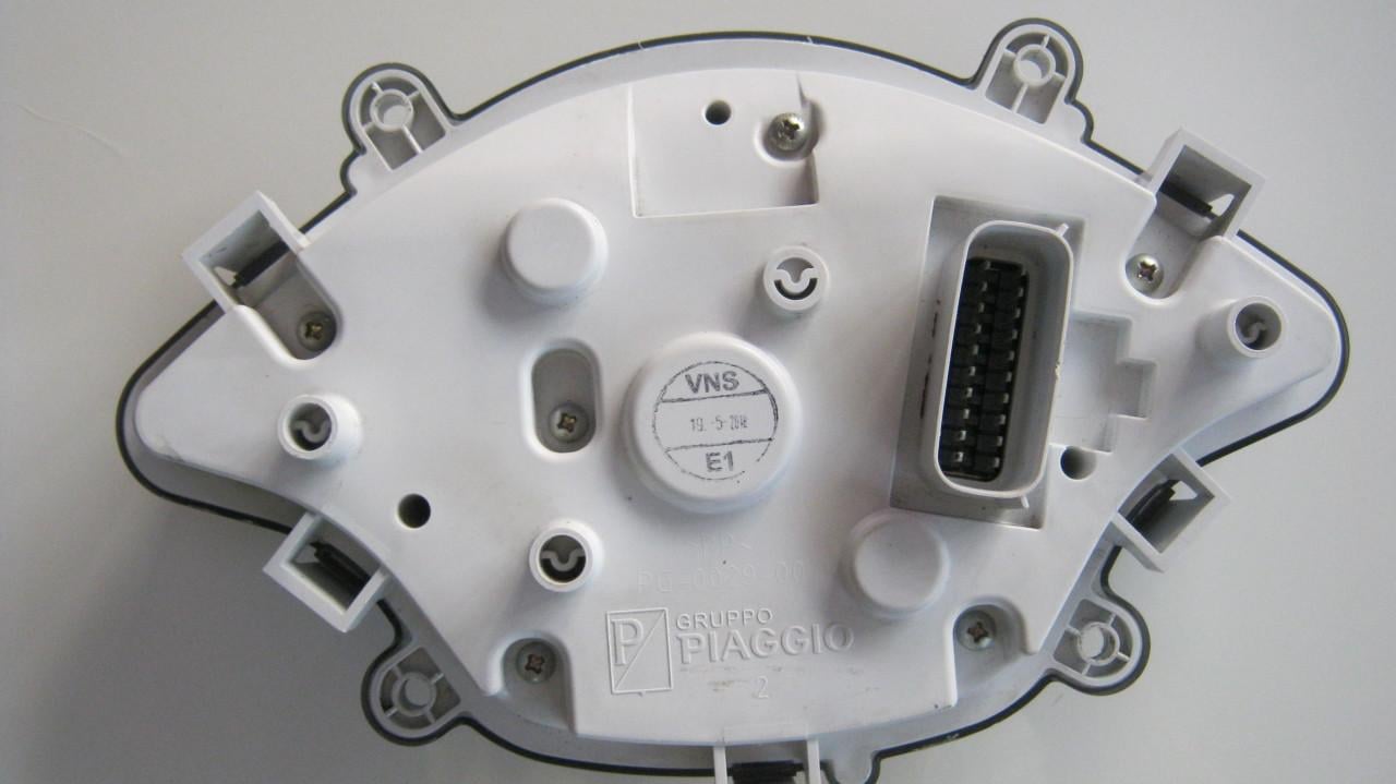 NIEUW VESPA SPRINT IGET KM TELLER VOOR 60 EURO