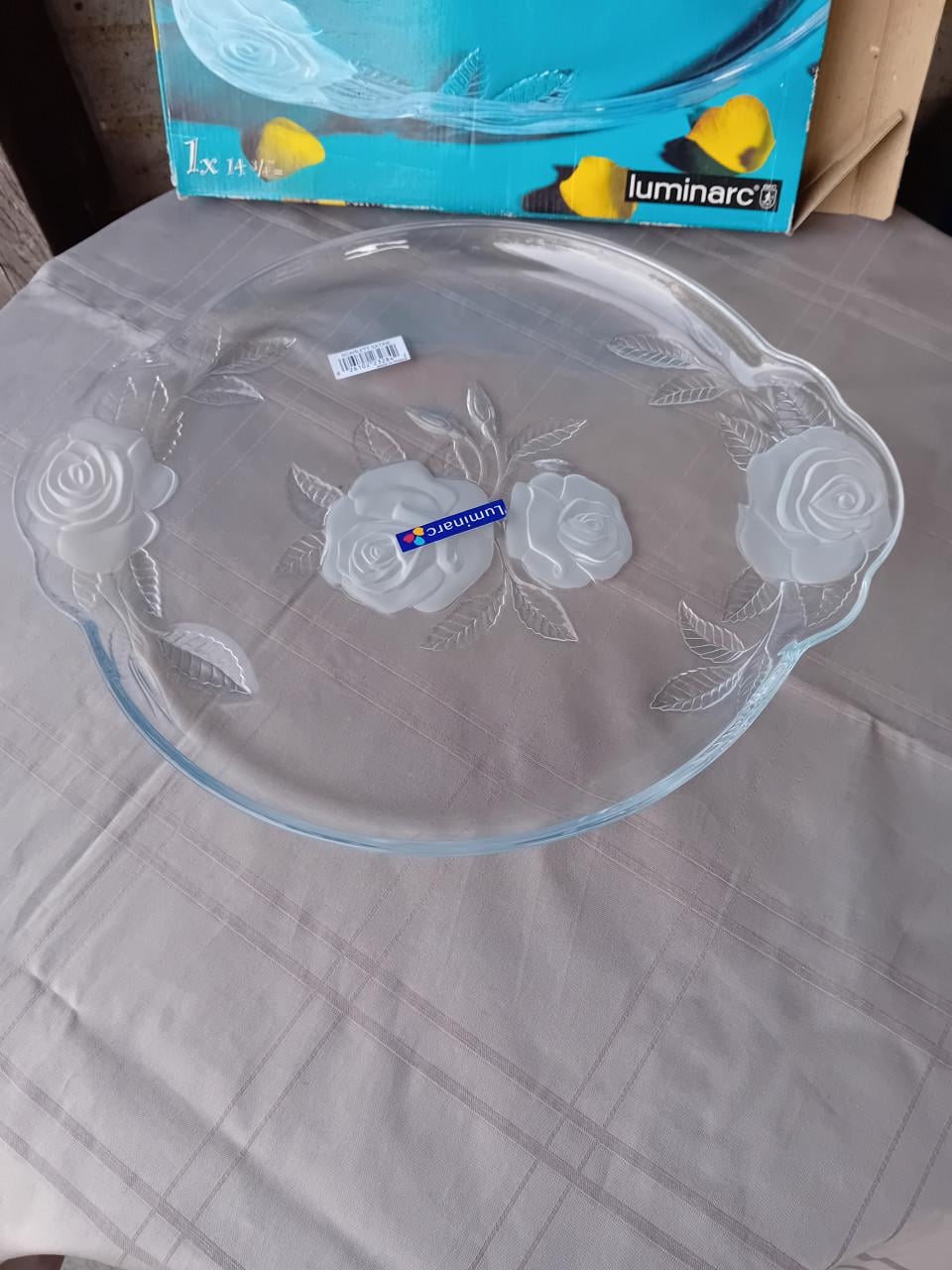 Nieuwe glazen taartschaal