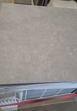 3030-17 Natuursteen-look tegels,grijsblauw, 80x80 cm,vn € 57,34 per m² voor