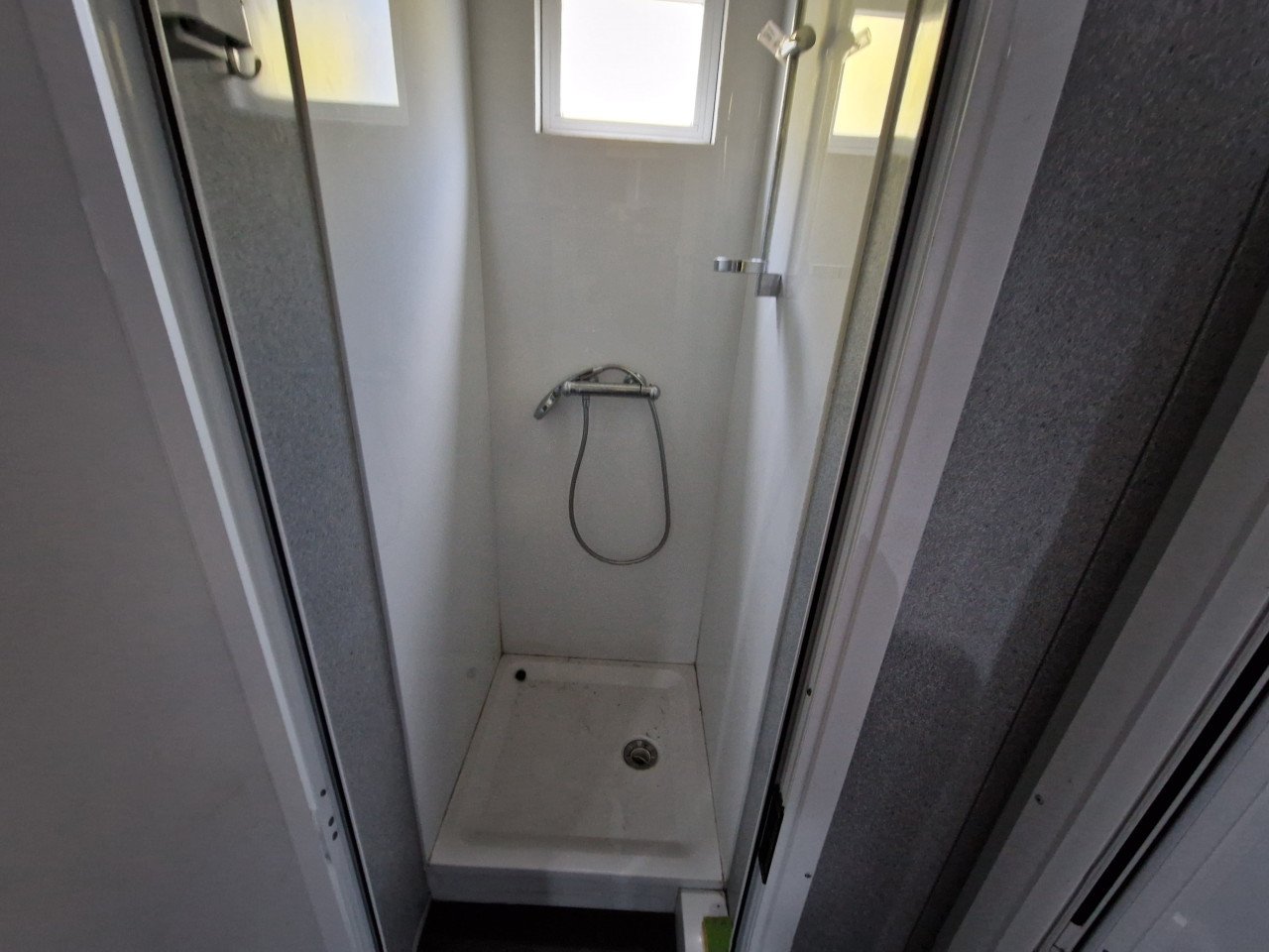 Woonunit / tijdelijke woning / kantoorunit 12x9m 108m2