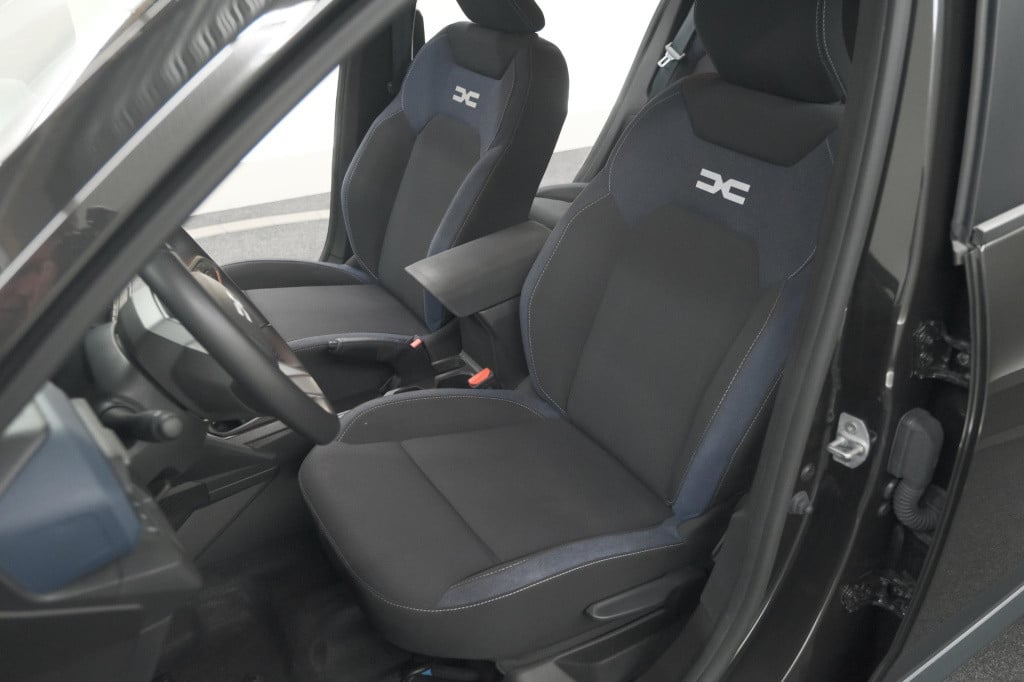 Dacia Duster mild hybrid 130 expression | camera | stoelverwarming | apple 