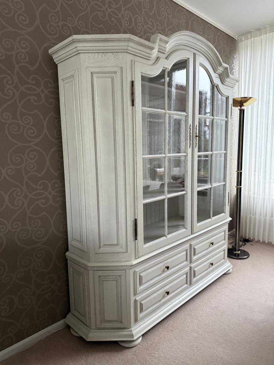 Mooie wit houten buffetkast