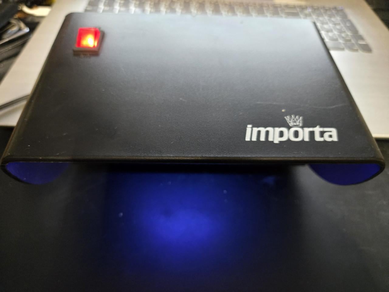 Importa UV-lamp (valsgelddetector), een tafelmodel