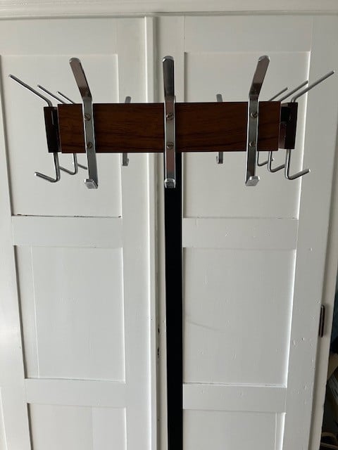 Vintage staande kapstok hout en metaal mid-century