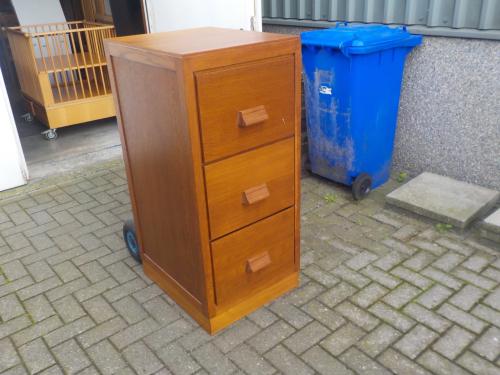 Teak houten ladenkast uit de jaren '60 zeer speciaal in zeer goede staat