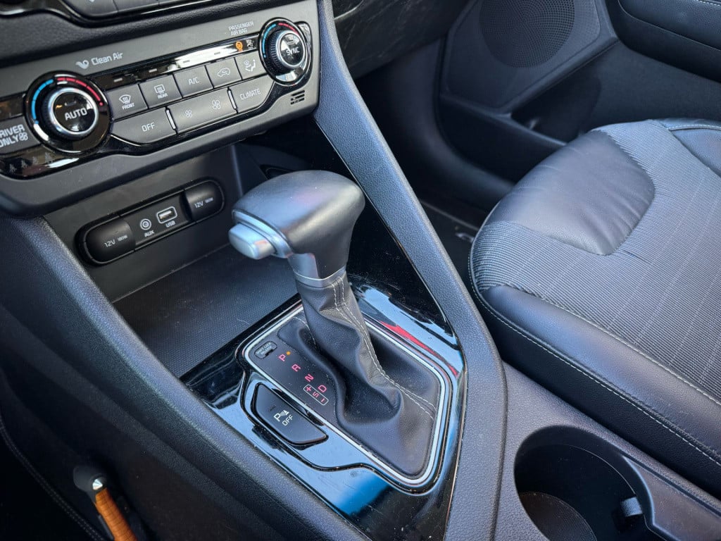 Kia Niro 1.6 gdi hybrid first edition