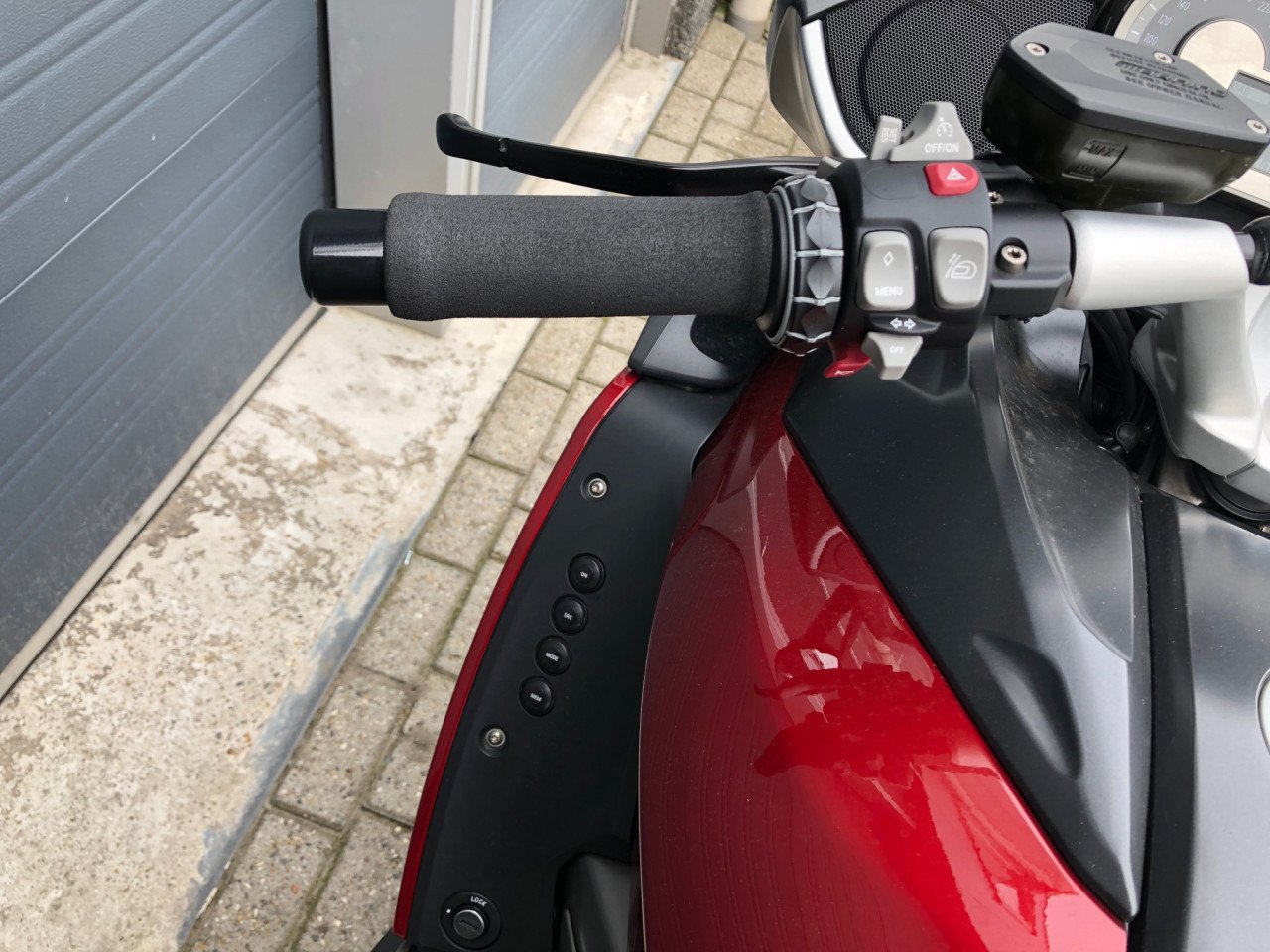 BMW K1600GT uit 2011 met 49dkm, cruisecontrol, audio, centrale vergr. €8950