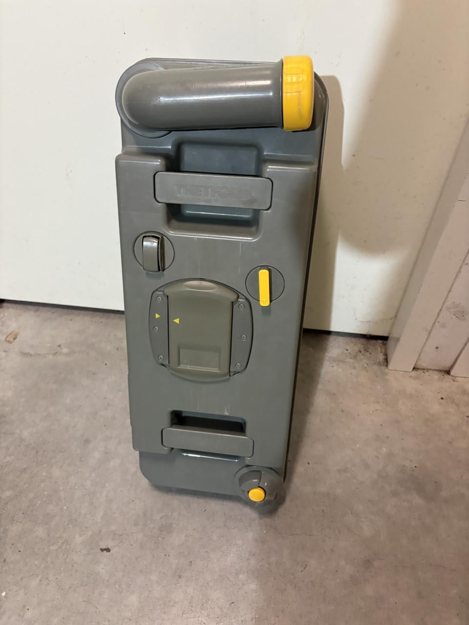 Thetford cassette model C4 RH  Nwprijs 129 euro