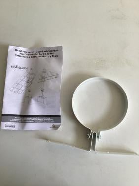 Nieuwe beugel voor dakdoorvoer