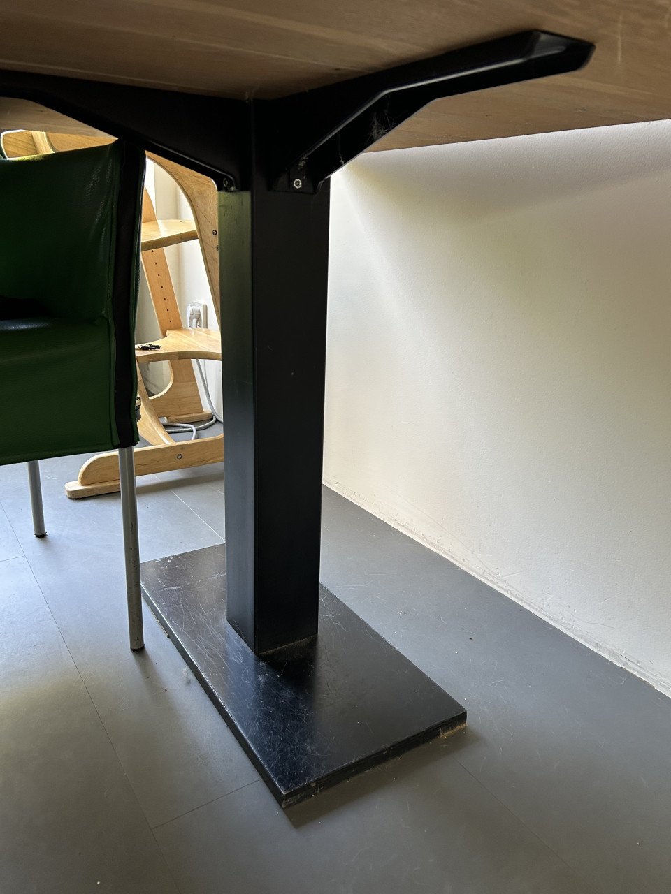 Eettafel  eiken 207x100x74  met ontworpen industriële poten