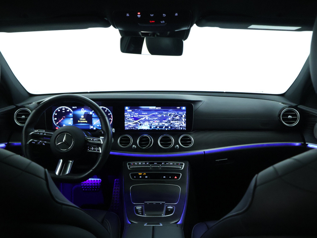 Mercedes-Benz E-Klasse 200 amg line | panoramadak | trekhaak | sfeerverlich