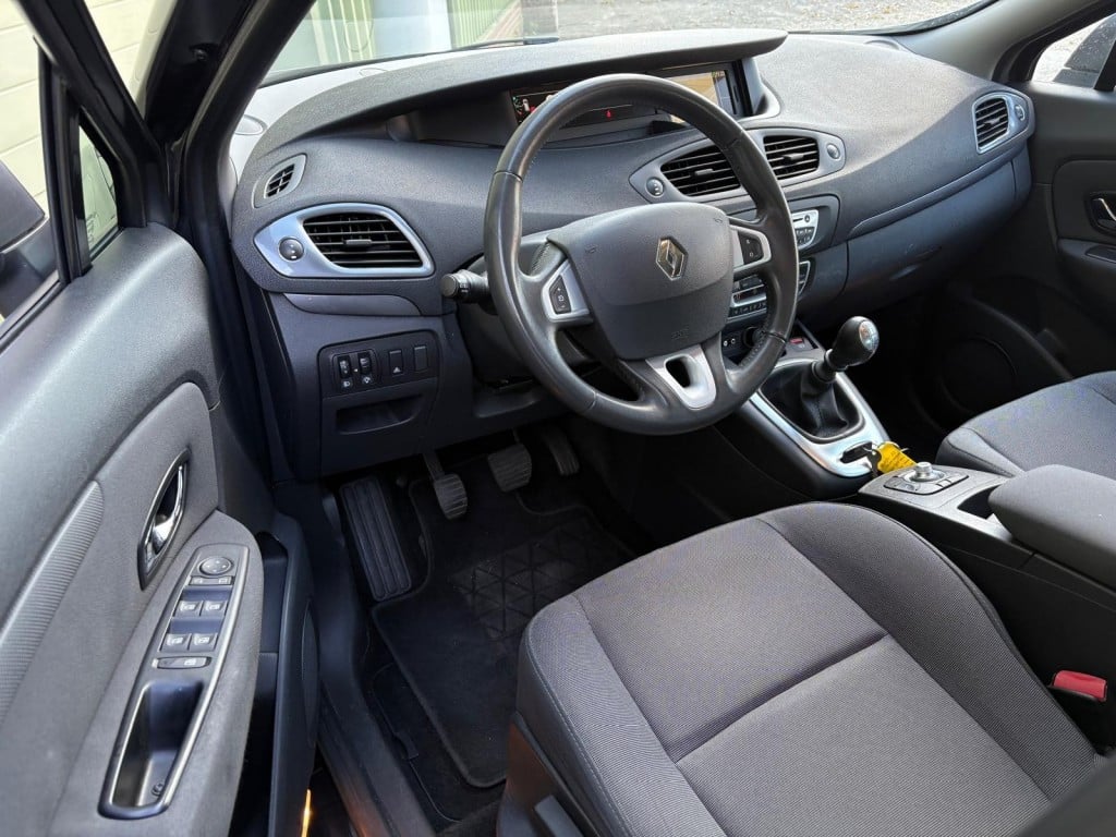 Renault Scenic 1.6 parisienne e85