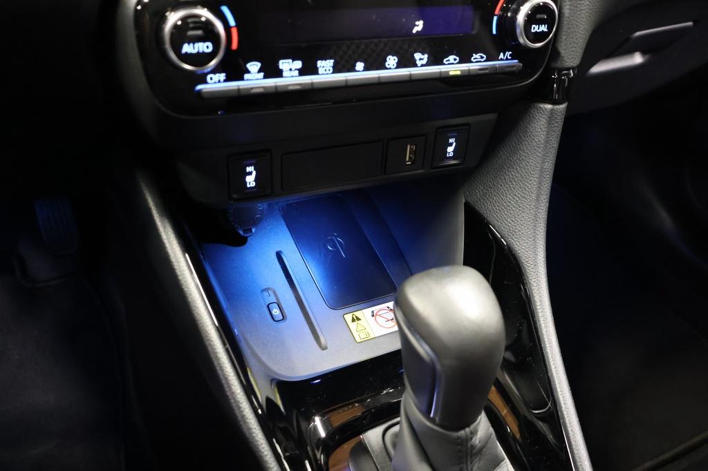 Toyota Yaris 1.5 hybrid launch edition nl auto