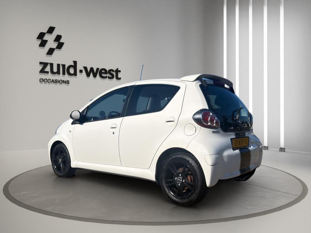 Toyota Aygo 1.0-12v xcite white airco 5 deurs leder