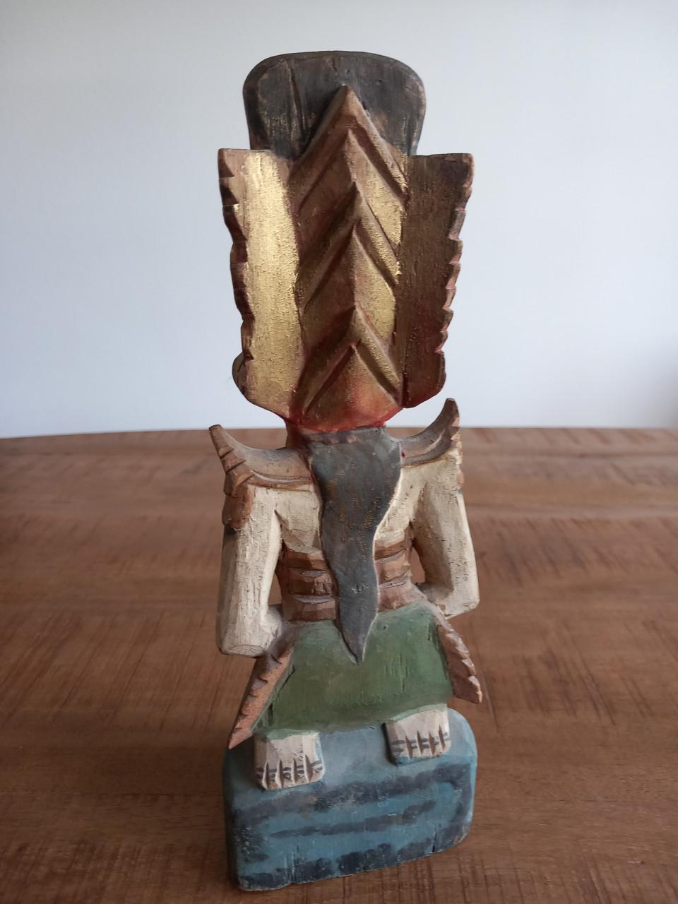 Hout gesneden Aziatisch beeldje