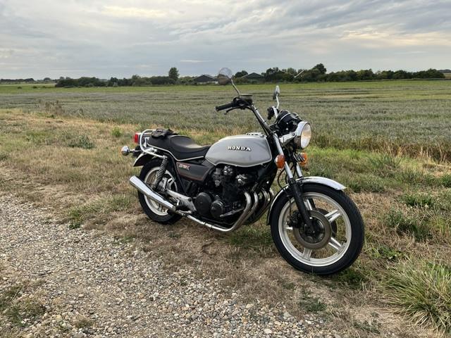 Oudere Honda CB 750 K Dohc   bouwjaar 1980   met  50000 Km op de klok