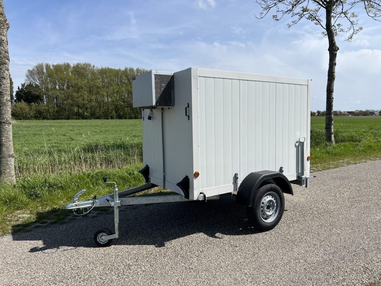 Koelwagen of aanhanger huren?  aanhanger4u