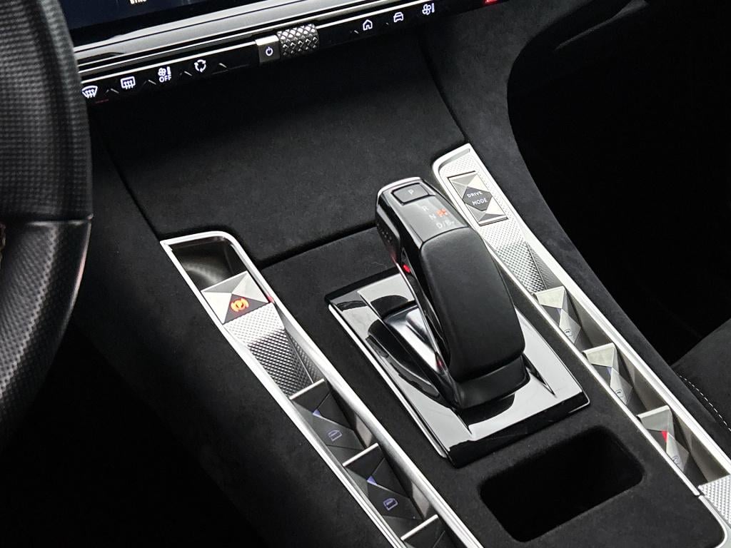 Ds Ds 7 e-tense 300pk 4x4 performance line+ | alcantara | 20" lichtmetaal |