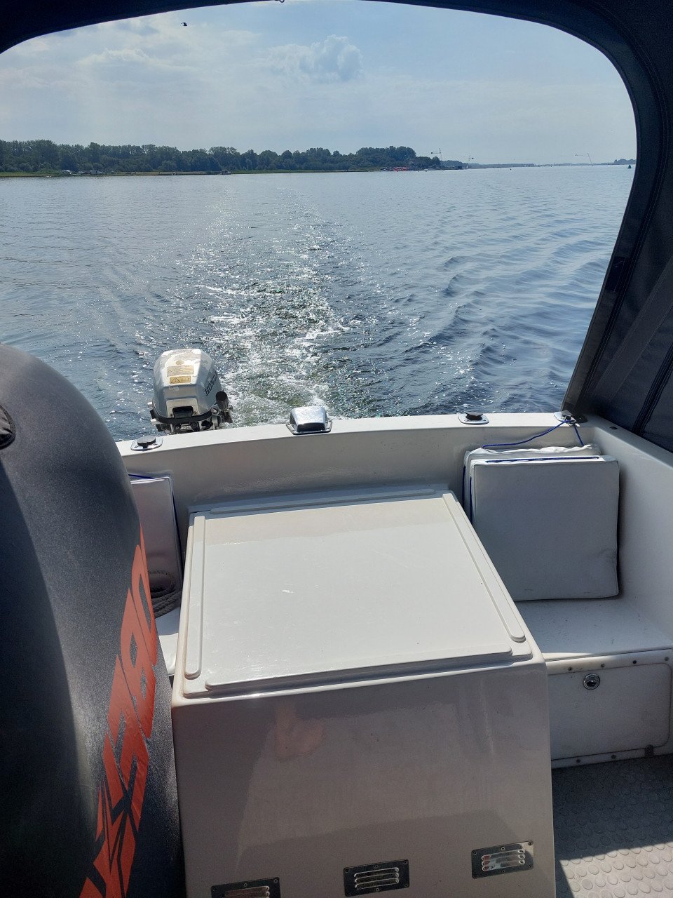 Kajuitboot met trailer
