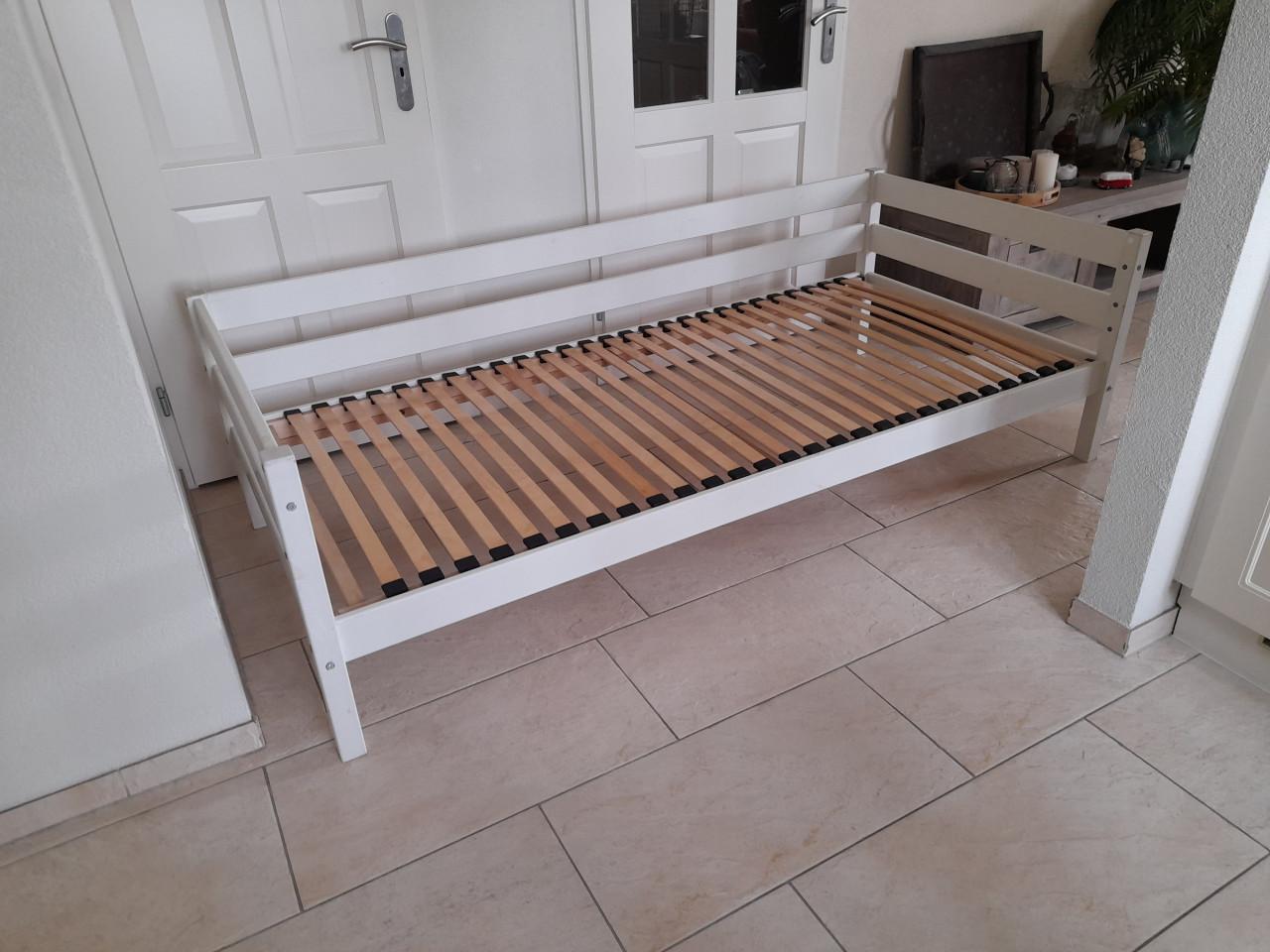 1 Persoons bed (in goede staat ) 90 x 200