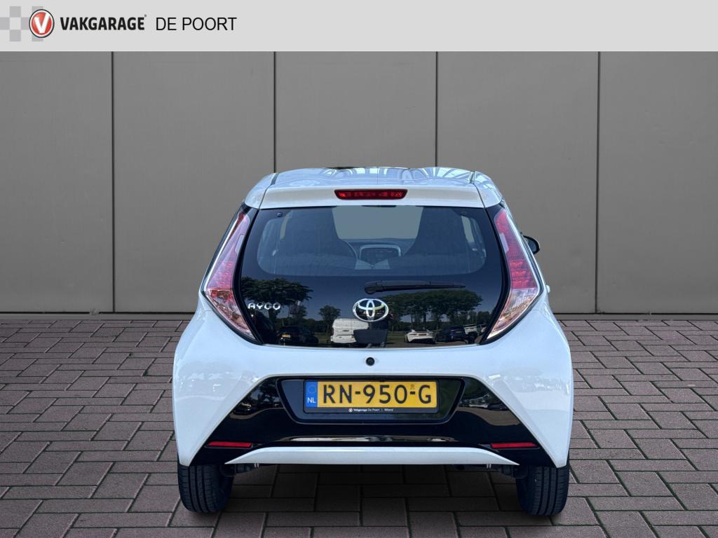 Toyota Aygo 1.0 vvt-i x-play | camera | carplay | cruisec. | navi