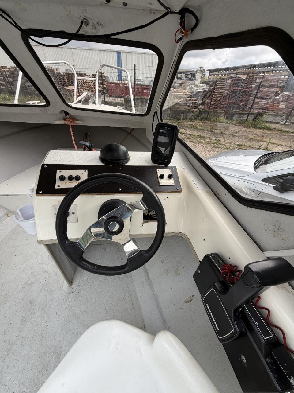 Te koop: Beekman 490 kajuitboot met Mercury 30 PK buitenboordmotor!