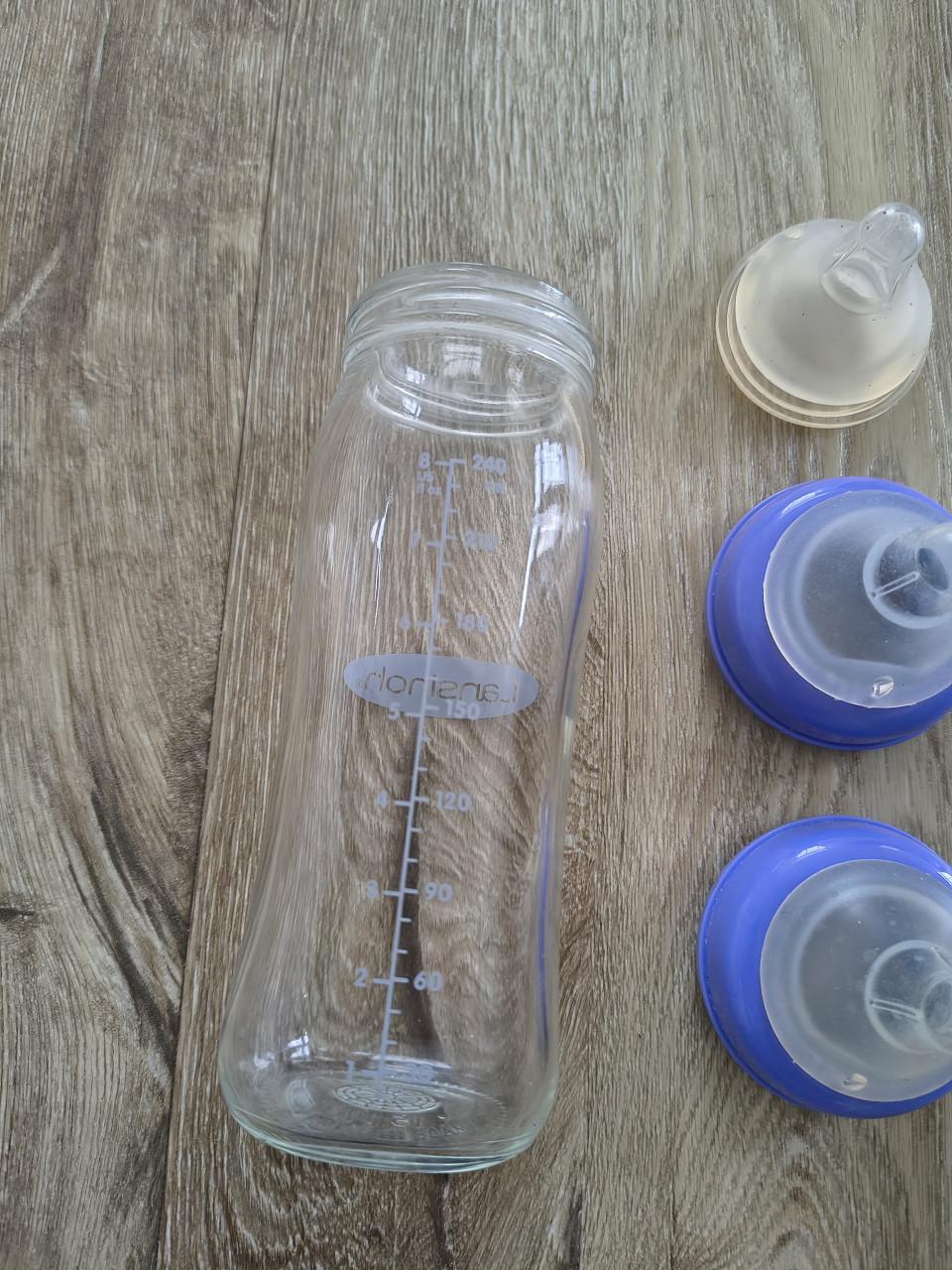 Complete Lansinoh drinkfles, glazen fles 240 ml met spenen.
