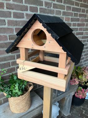 Vogelvoederhuisje