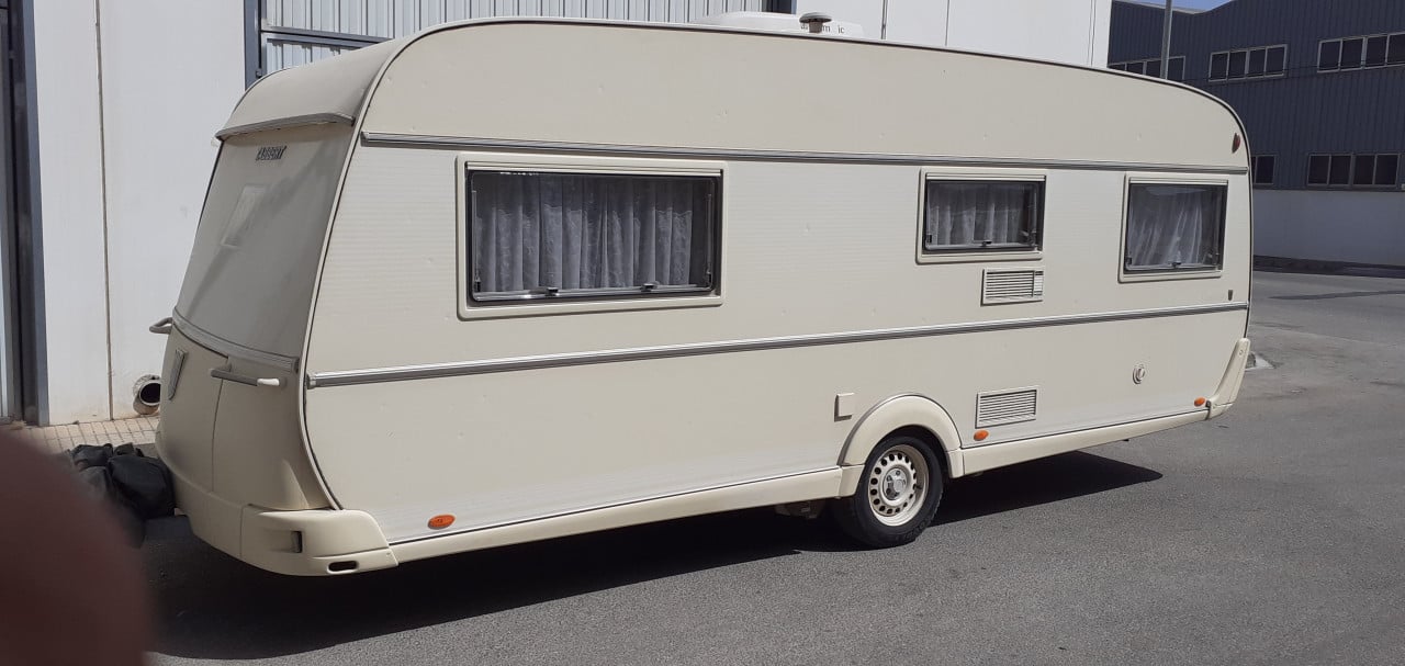 Overwinteren in Spanje TABBERT CARAVAN COMPLEET INGERICHT