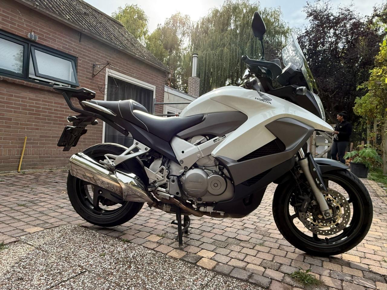 Honda VFR800X Crossrunner – Topstaat, klaar voor avontuur!