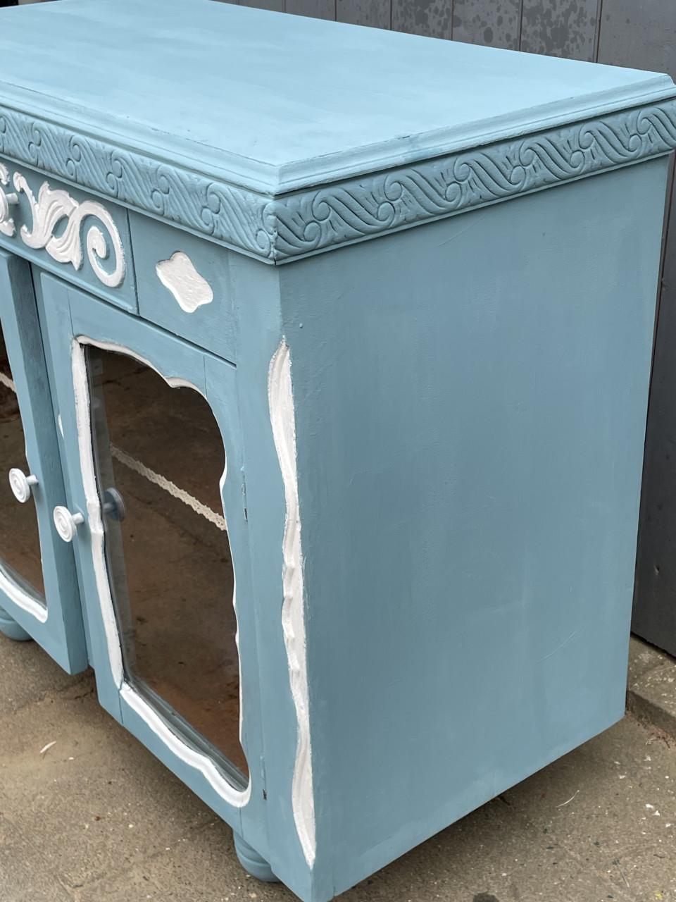Unieke  brocante vitrine / dressoirkastje