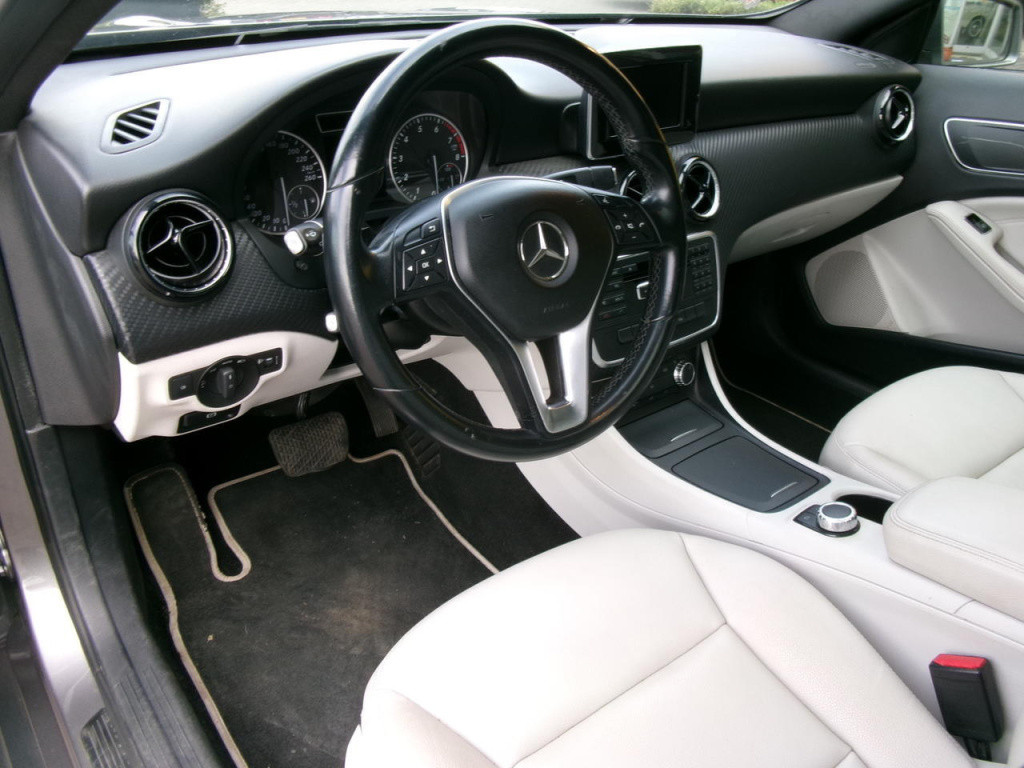 Mercedes-Benz Gla-klasse 200 automaat, cruise.contr., pano, leer, trekhaak