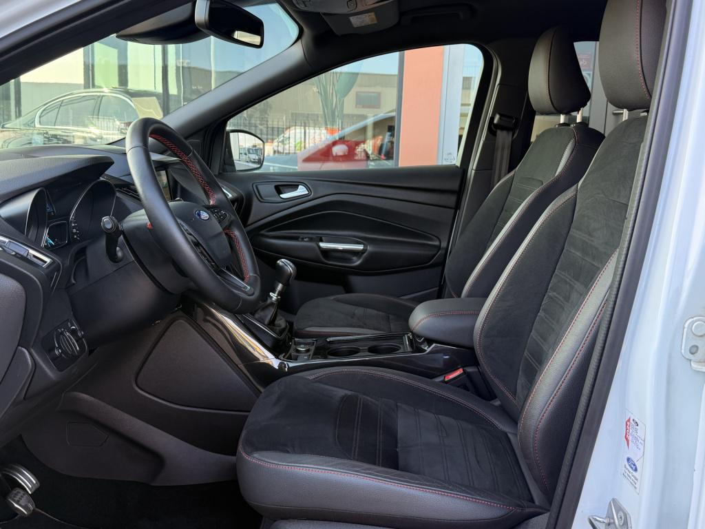 Ford Kuga 1.5 ecoboost st line | stoel/stuur verwarming | cruise | apple ca