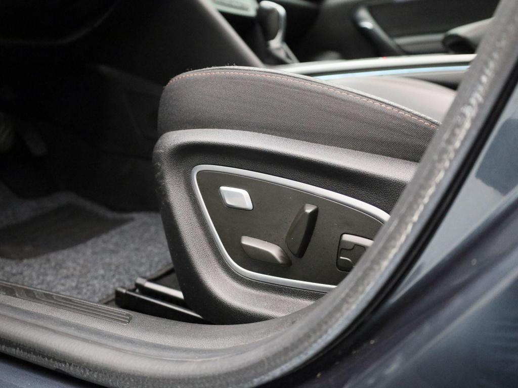 Renault Megane E-tech estate 1.6 plug-in hybrid 160 business edition one | 