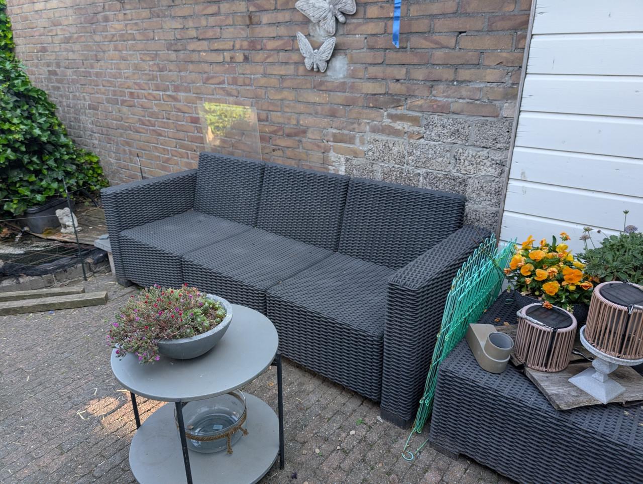 TE KOOP ALLIBERT LOUNGE DRIE ZITSBANK MET HOOKER