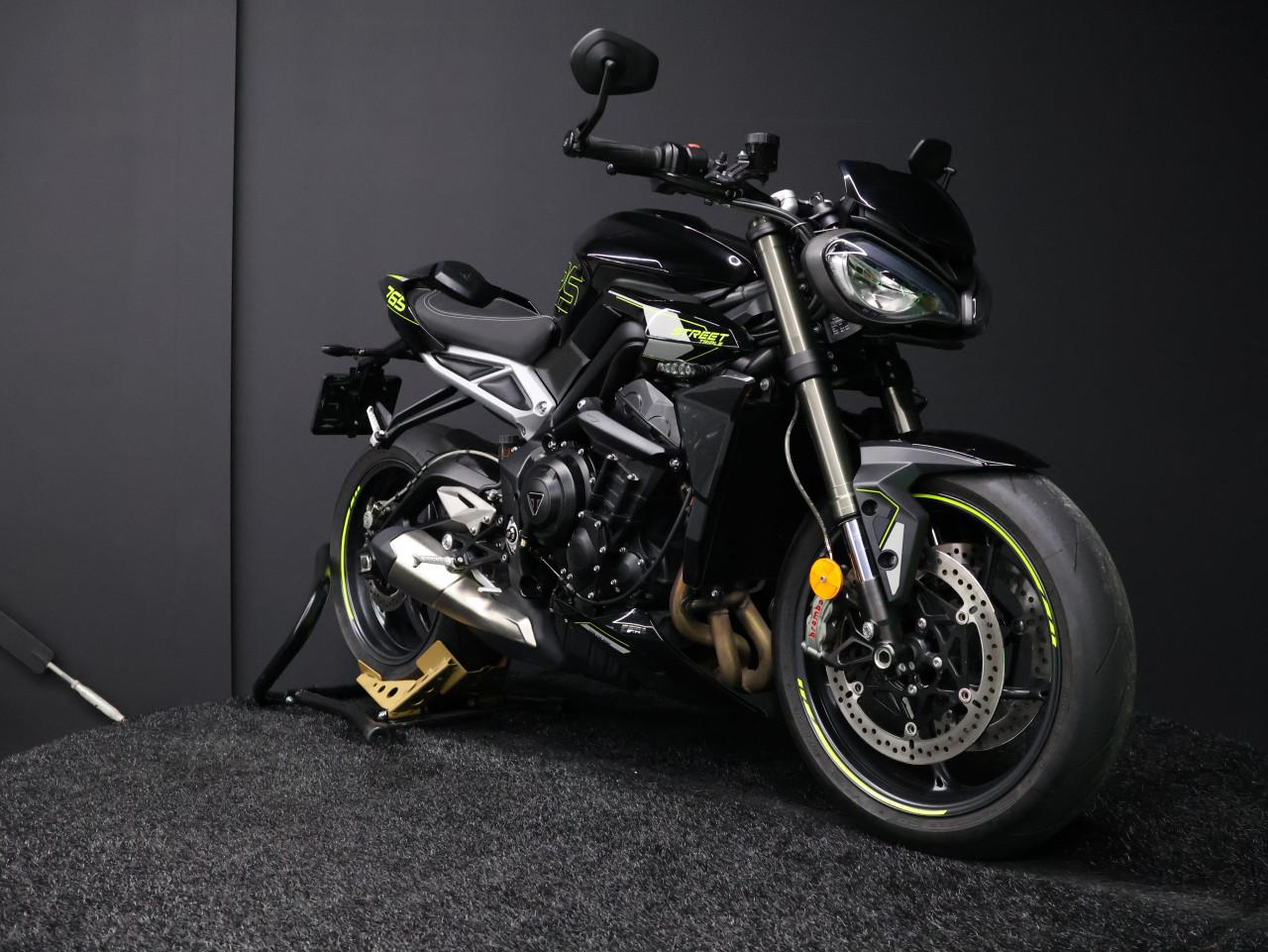 STREET TRIPLE RS | Phantom Black