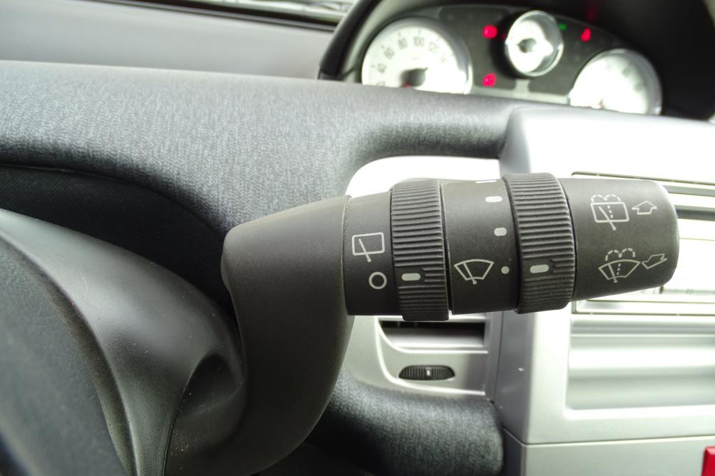 Lancia Y(psilon) 1.2 argento 60-pk 3-drs