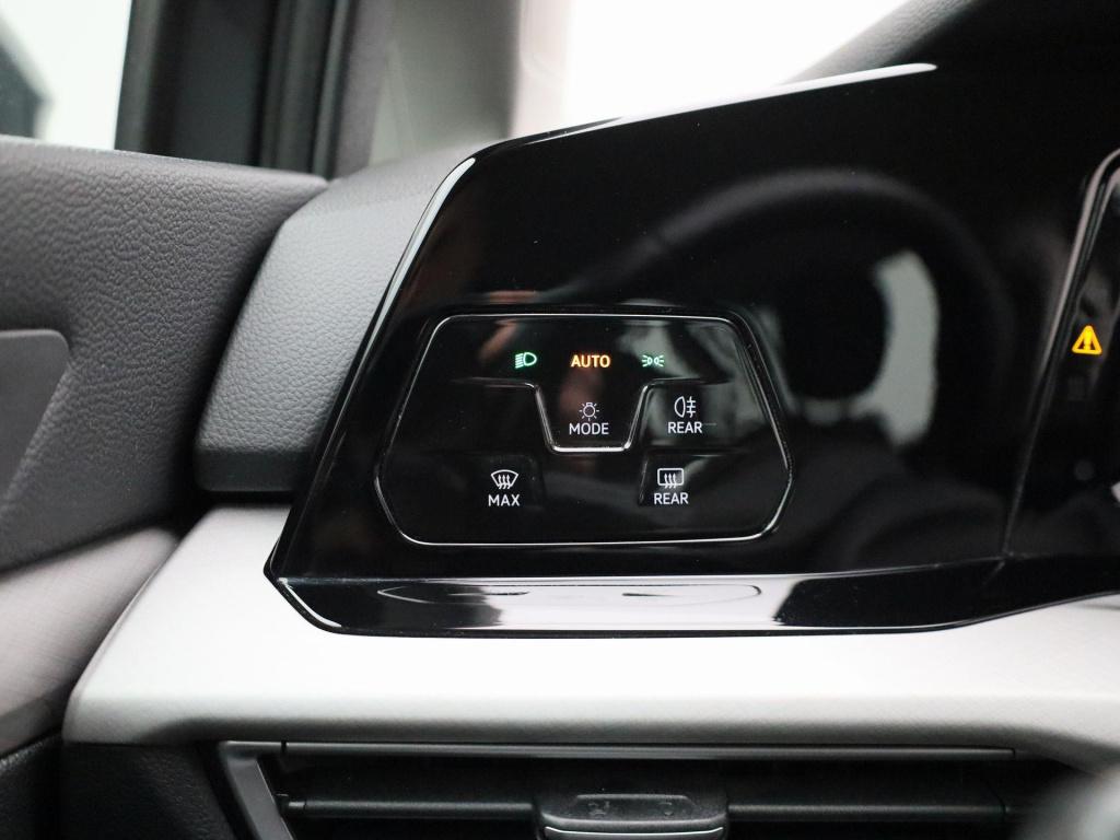 Volkswagen Golf variant 1.0 tsi life | navigatie | stoel/stuur verwarming |