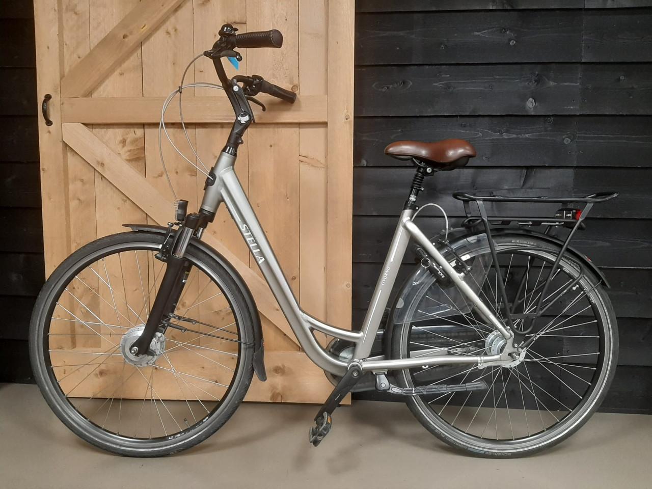 Nette degelijke Stella met hand en terugtraprem