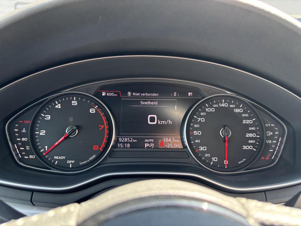 Audi A4 limousine 1.4 tfsi sport s line edition