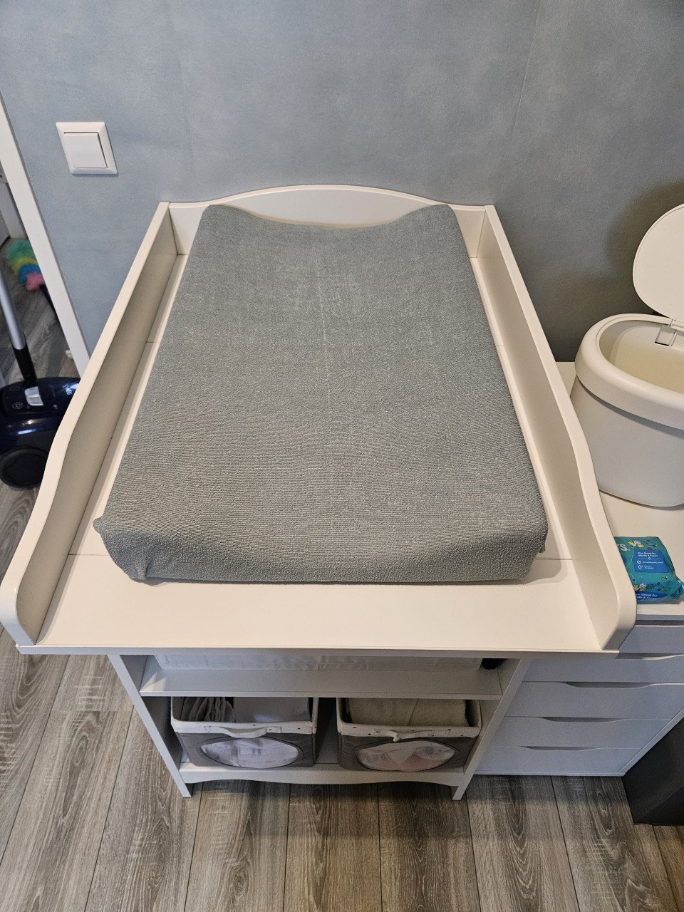 Commode met boekenkast