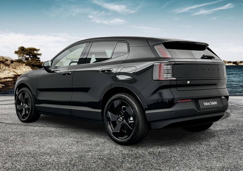 Volvo Ex30 p5 long range ultra black edition