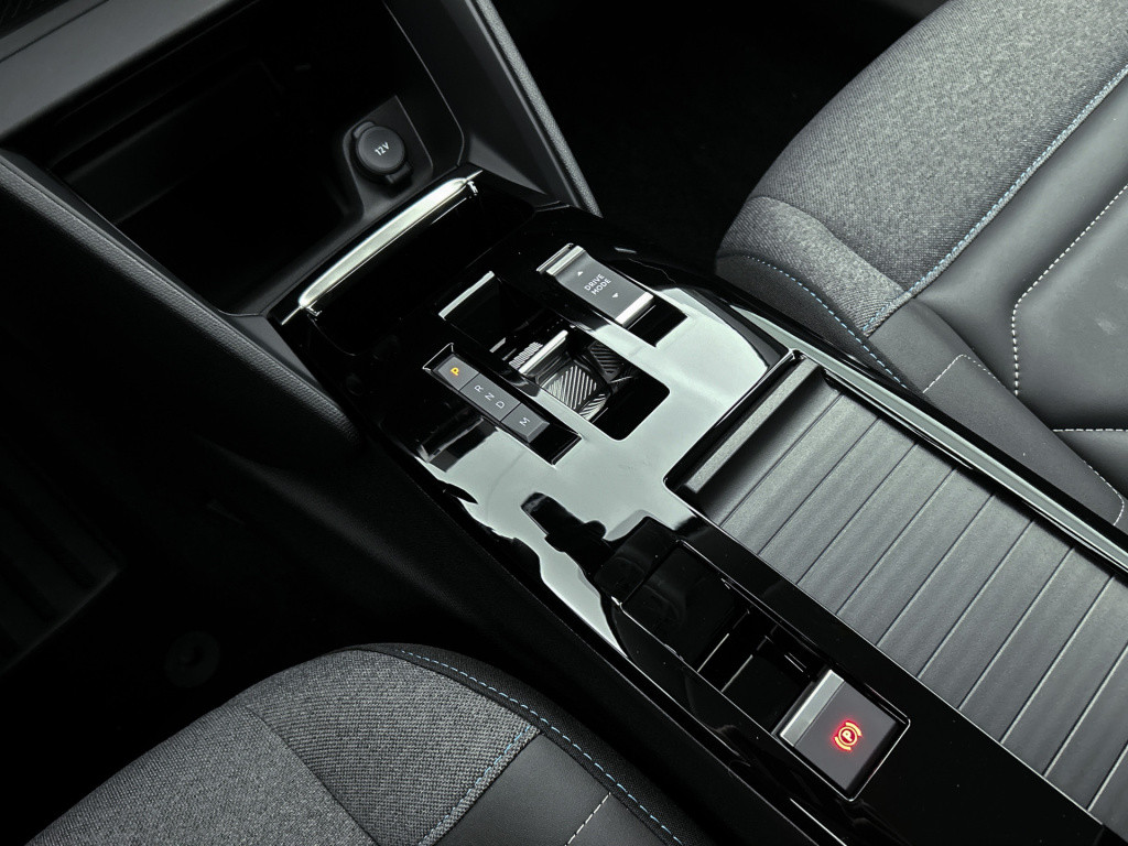 Citroen C4 X hybrid 136 pk automaat business | rijklaar
